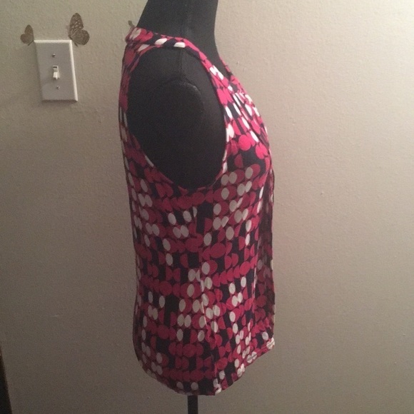 Banana Republic women’s polka dot pink, black and white ribbed blouse​​ - Picture 5 of 8